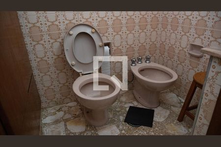 Casa à venda com 270m², 4 quartos e 4 vagasBanheiro