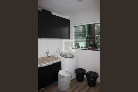 Casa à venda com 130m², 3 quartos e 2 vagas Casa à venda com 130m², 3 quartos e 2 vagasLavanderia