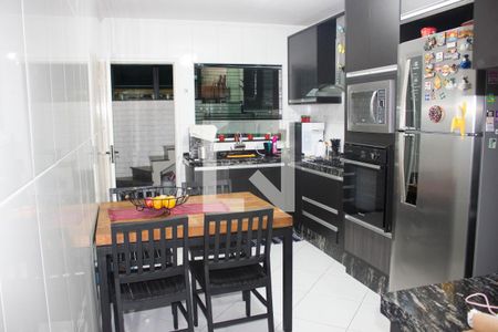 Casa à venda com 130m², 3 quartos e 2 vagas Casa à venda com 130m², 3 quartos e 2 vagasCozinha