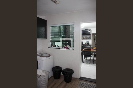 Casa à venda com 130m², 3 quartos e 2 vagas Casa à venda com 130m², 3 quartos e 2 vagasLavanderia