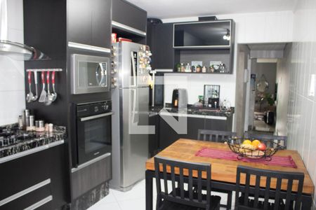 Casa à venda com 130m², 3 quartos e 2 vagas Casa à venda com 130m², 3 quartos e 2 vagasCozinha