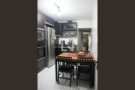 Casa à venda com 130m², 3 quartos e 2 vagas Casa à venda com 130m², 3 quartos e 2 vagasCozinha