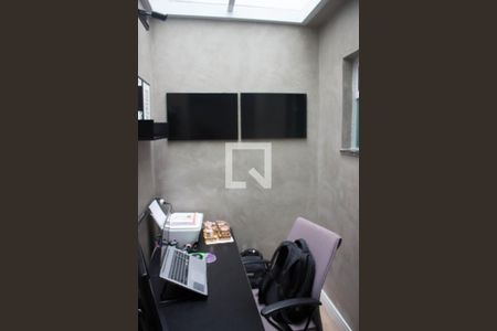 Casa à venda com 130m², 3 quartos e 2 vagas Casa à venda com 130m², 3 quartos e 2 vagasEscritório