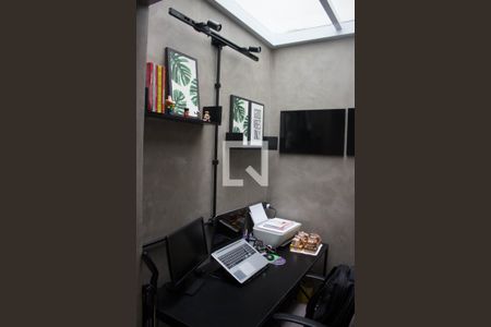 Casa à venda com 130m², 3 quartos e 2 vagas Casa à venda com 130m², 3 quartos e 2 vagasEscritório