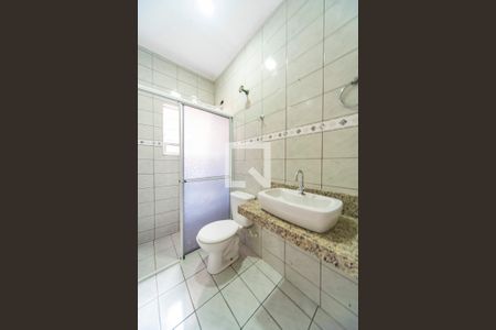 Banheiro  de casa para alugar com 3 quartos, 100m² em Vila Palmares, São Bernardo do Campo