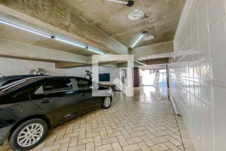 Casa à venda com 400m², 3 quartos e 7 vagas Casa à venda com 400m², 3 quartos e 7 vagasGaragem