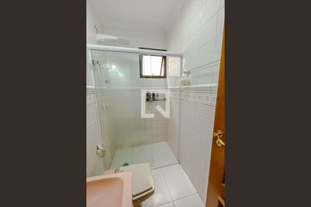 Casa à venda com 400m², 3 quartos e 7 vagas Casa à venda com 400m², 3 quartos e 7 vagasBanheiro da Suite