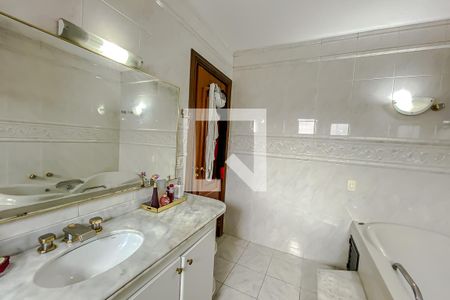 Casa à venda com 400m², 3 quartos e 7 vagas Casa à venda com 400m², 3 quartos e 7 vagasBanheiro da Suite 3