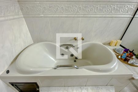 Casa à venda com 400m², 3 quartos e 7 vagas Casa à venda com 400m², 3 quartos e 7 vagasDetalhe Banheiro da Suite 3