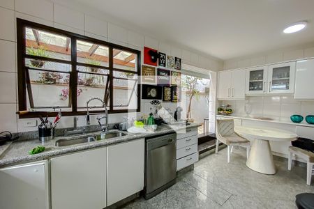 Casa à venda com 400m², 3 quartos e 7 vagas Casa à venda com 400m², 3 quartos e 7 vagasCozinha