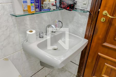 Casa à venda com 400m², 3 quartos e 7 vagas Casa à venda com 400m², 3 quartos e 7 vagasDetalhe Banheiro da Suite 2