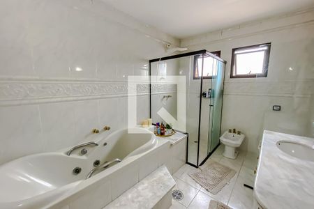 Casa à venda com 400m², 3 quartos e 7 vagas Casa à venda com 400m², 3 quartos e 7 vagasBanheiro da Suite 3