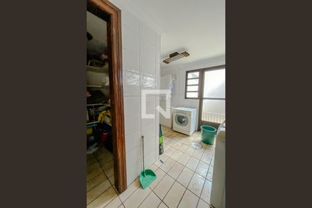 Casa à venda com 400m², 3 quartos e 7 vagas Casa à venda com 400m², 3 quartos e 7 vagasLavanderia