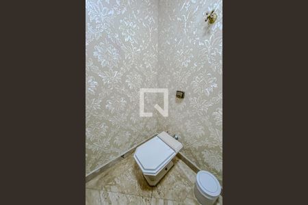 Casa à venda com 400m², 3 quartos e 7 vagas Casa à venda com 400m², 3 quartos e 7 vagasLavabo