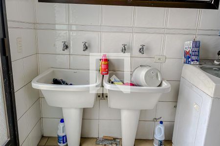 Casa à venda com 400m², 3 quartos e 7 vagas Casa à venda com 400m², 3 quartos e 7 vagasDetalhe Lavanderia