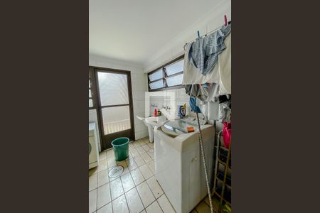 Casa à venda com 400m², 3 quartos e 7 vagas Casa à venda com 400m², 3 quartos e 7 vagasLavanderia