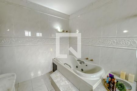 Casa à venda com 400m², 3 quartos e 7 vagas Casa à venda com 400m², 3 quartos e 7 vagasBanheiro da Suite 3