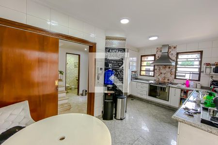 Casa à venda com 400m², 3 quartos e 7 vagas Casa à venda com 400m², 3 quartos e 7 vagasCozinha