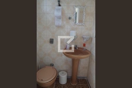 Casa à venda com 138m², 3 quartos e 2 vagasBanheiro de Serviço