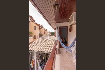 Casa de condomínio à venda com 285m², 3 quartos e 2 vagasVaranda