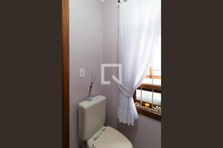 Casa de condomínio à venda com 285m², 3 quartos e 2 vagasLavabo