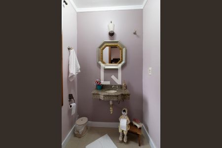 Casa de condomínio à venda com 285m², 3 quartos e 2 vagasLavabo