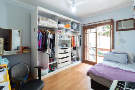 Casa de condomínio à venda com 285m², 3 quartos e 2 vagasQuarto 2