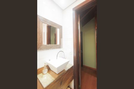 Casa à venda com 107m², 3 quartos e 2 vagasBANHEIRO SUITE