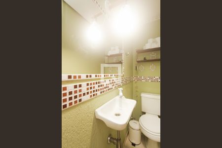 Casa à venda com 107m², 3 quartos e 2 vagasLAVABO