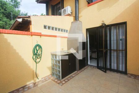 Casa à venda com 107m², 3 quartos e 2 vagasFUNDOS