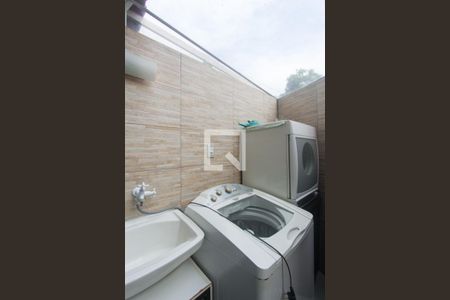 Casa à venda com 107m², 3 quartos e 2 vagasAREA DE SERVIÇO