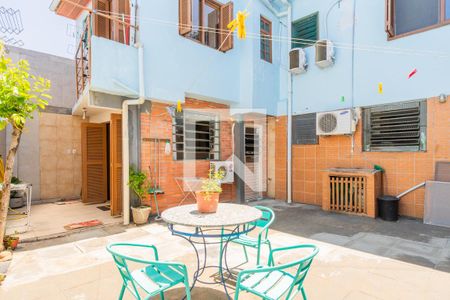 Casa à venda com 224m², 4 quartos e 1 vaga Casa à venda com 224m², 4 quartos e 1 vagaQuintal