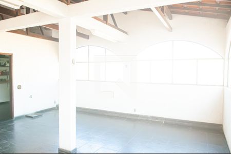 Casa de condomínio à venda com 300m², 4 quartos e 4 vagasTerraço