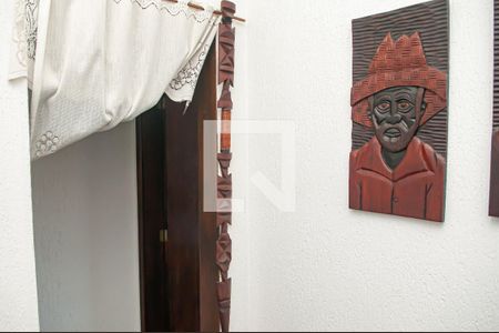 Casa de condomínio à venda com 300m², 4 quartos e 4 vagasComodo