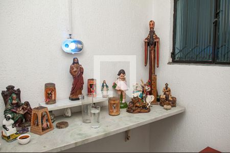 Casa de condomínio à venda com 300m², 4 quartos e 4 vagasComodo