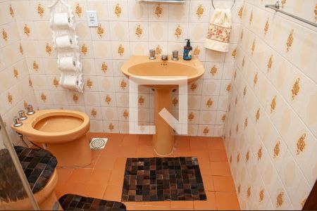 Casa de condomínio à venda com 300m², 4 quartos e 4 vagasBanheiro 1