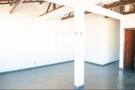 Casa de condomínio à venda com 300m², 4 quartos e 4 vagasTerraço