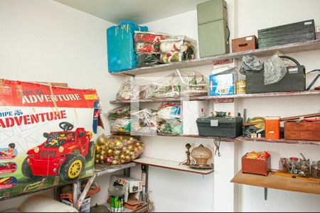 Casa de condomínio à venda com 300m², 4 quartos e 4 vagasTerraço - Quarto