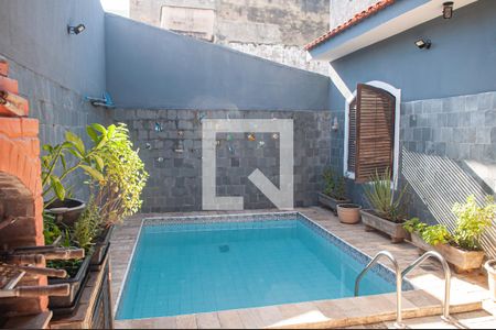 Casa de condomínio à venda com 300m², 4 quartos e 4 vagasPiscina