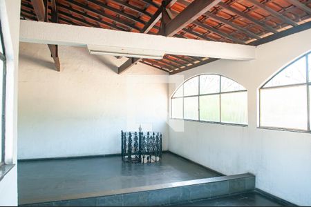 Casa de condomínio à venda com 300m², 4 quartos e 4 vagasTerraço