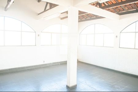 Casa de condomínio à venda com 300m², 4 quartos e 4 vagasTerraço