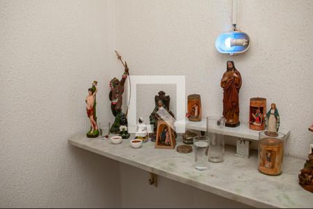 Casa de condomínio à venda com 300m², 4 quartos e 4 vagasComodo