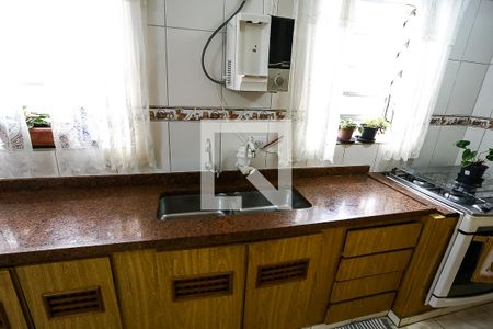 Casa à venda com 316m², 4 quartos e 5 vagas Casa à venda com 316m², 4 quartos e 5 vagasCozinha