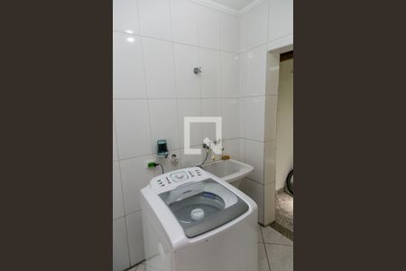 Casa à venda com 180m², 3 quartos e 2 vagas Casa à venda com 180m², 3 quartos e 2 vagasÁrea de Serviço
