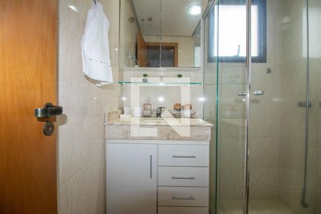 Apartamento à venda com 121m², 3 quartos e 2 vagas Apartamento à venda com 121m², 3 quartos e 2 vagasBanheiro da Suíte