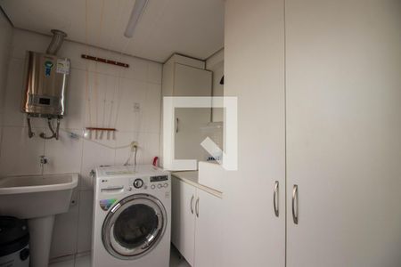 Apartamento à venda com 121m², 3 quartos e 2 vagas Apartamento à venda com 121m², 3 quartos e 2 vagasÁrea de Serviço