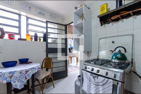 Casa à venda com 248m², 4 quartos e 4 vagas Casa à venda com 248m², 4 quartos e 4 vagasCozinha