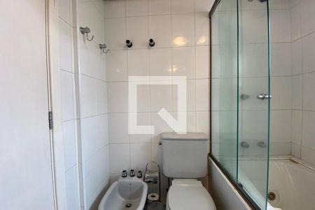 Apartamento à venda com 126m², 3 quartos e 2 vagas Apartamento à venda com 126m², 3 quartos e 2 vagasBanheiro da Suíte 1