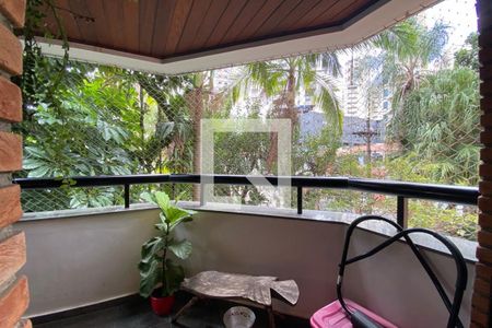 Apartamento à venda com 126m², 3 quartos e 2 vagas Apartamento à venda com 126m², 3 quartos e 2 vagasQuarto 3 - Sacada