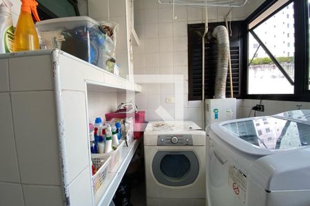 Apartamento à venda com 126m², 3 quartos e 2 vagas Apartamento à venda com 126m², 3 quartos e 2 vagasÁrea de Serviço